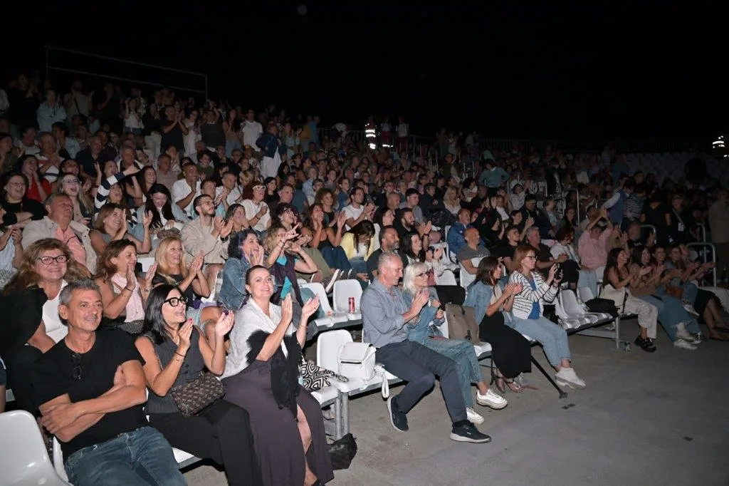 Χρήστος Θηβαίος στην Πάτρα: 30 χρόνια μουσικής σε μία βραδιά στο Θερινό Δημοτικό Θέατρο