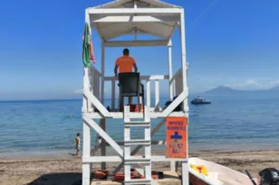 Φύλακες άγγελοι οι ναυαγοσώστες: Συνολικά 130 περιστατικά διάσωσης στις παραλίες της Πάτρας