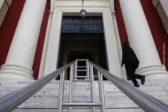 Απολογείται ο 50χρονος καθηγητής για την υπόθεση με τη 14χρονη