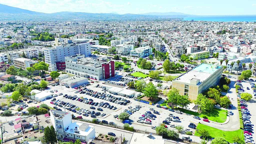 Πάτρα: Πόλεμος για μια θέση πάρκινγκ στα τρία νοσοκομεία - Καθημερινός «γολγοθάς» για εργαζομένους, ασθενείς και επισκέπτες Πάτρα: Πόλεμος για μια θέση πάρκινγκ στα τρία νοσοκομεία - Καθημερινός «γολγοθάς» για εργαζομένους, ασθενείς και επισκέπτες