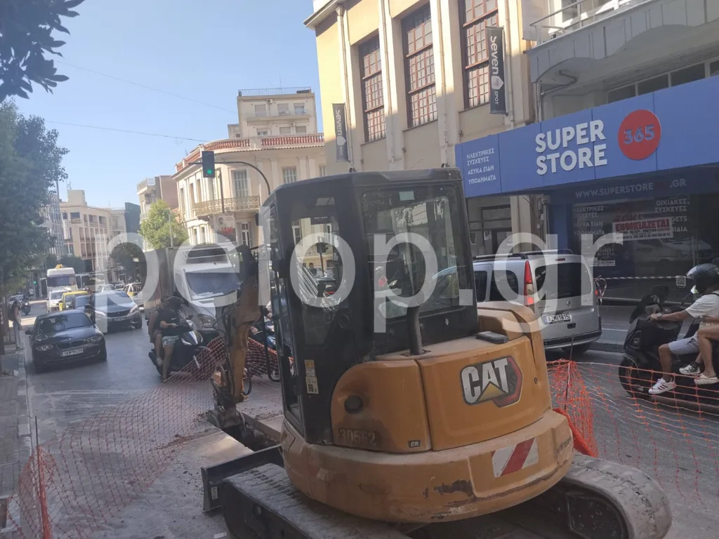 Πάτρα: Κυκλοφοριακός λαβύρινθος - Ασφυξία από τα έργα για το φυσικό αέριο Πάτρα: Κυκλοφοριακός λαβύρινθος - Ασφυξία από τα έργα για το φυσικό αέριο