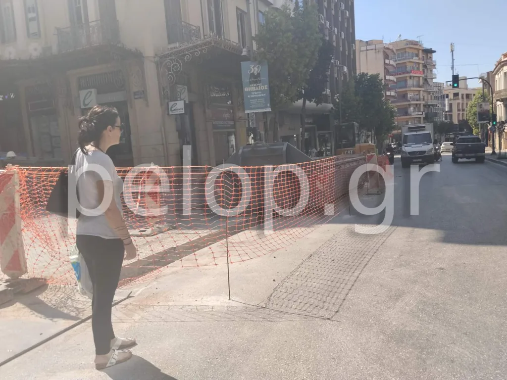 Πάτρα: Κυκλοφοριακός λαβύρινθος - Ασφυξία από τα έργα για το φυσικό αέριο Πάτρα: Κυκλοφοριακός λαβύρινθος - Ασφυξία από τα έργα για το φυσικό αέριο