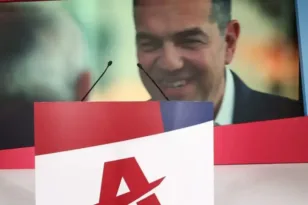 Μονιμότητα στο Δημόσιο: «Οχι» από την Ελληνική Αριστερή Συμπαράταξη – «Δημοκρατική εγγύηση, όχι προνόμιο»
