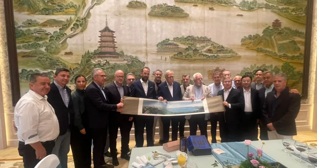 Η Περιφέρεια Δ. Ελλάδας «στήνει» γέφυρες με την Κίνα-Στο επίκεντρο συνεργασίες, επενδύσεις και τεχνολογία