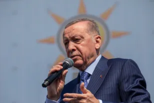 Ερντογάν: Το παραθυράκι που αναζητά για να χτυπήσει και 3η σερί θητεία