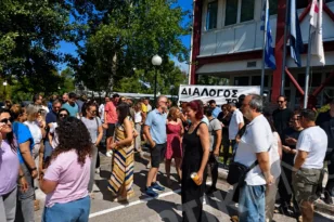 Πάτρα: Παρέμβαση του Δήμου για τους απλήρωτους εργαζόμενους του ΕΑΠ