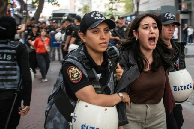 Μαζικές διώξεις στην Τουρκία: Στη φυλακή 62 ακτιβιστές ΛΟΑΤΚΙ+ εν μέσω διεθνούς κατακραυγής