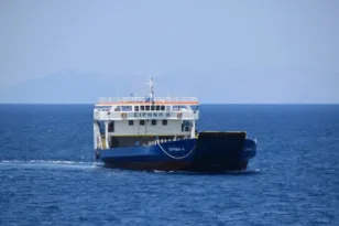 Ναυτικό ατύχημα στη Σίφνο: Βυθίστηκε το φεριμπότ, σώοι οι επιβαίνοντες