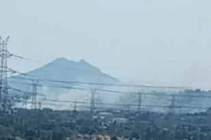 Φωτιά στην Παιανία: Ήχησε το 112 – Στη μάχη 74 πυροσβέστες και 5 εναέρια μέσα