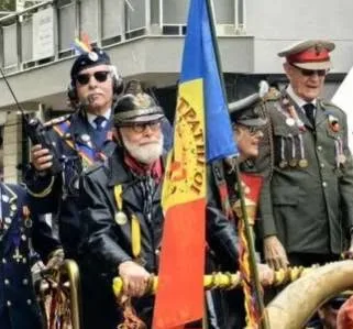 Πάτρα: Οι «Στρατηγοί» του Καρναβαλιού αποχαιρετούν τον Τάκη Φούντα – Ο «Αρχιπυροσβέστης» του ιστορικού τζιπ ΦΩΤΟ Πάτρα: Οι «Στρατηγοί» του Καρναβαλιού αποχαιρετούν τον Τάκη Φούντα – Ο «Αρχιπυροσβέστης» του ιστορικού τζιπ ΦΩΤΟ