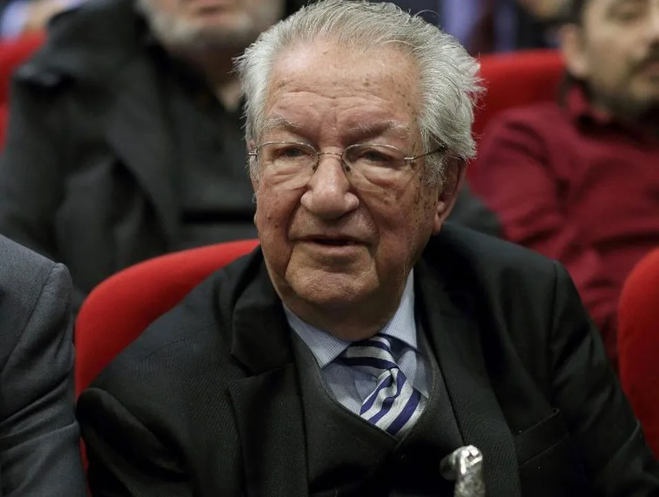 Απόρρητη Γραμμή: Πώς έσπασε ο κύκλος της σιωπής για τον κακοποιητή 5 κοριτσιών, η υπόκλιση στον Γ. Μαρίνο και το πάρκινγκ Απόρρητη Γραμμή: Πώς έσπασε ο κύκλος της σιωπής για τον κακοποιητή 5 κοριτσιών, η υπόκλιση στον Γ. Μαρίνο και το πάρκινγκ