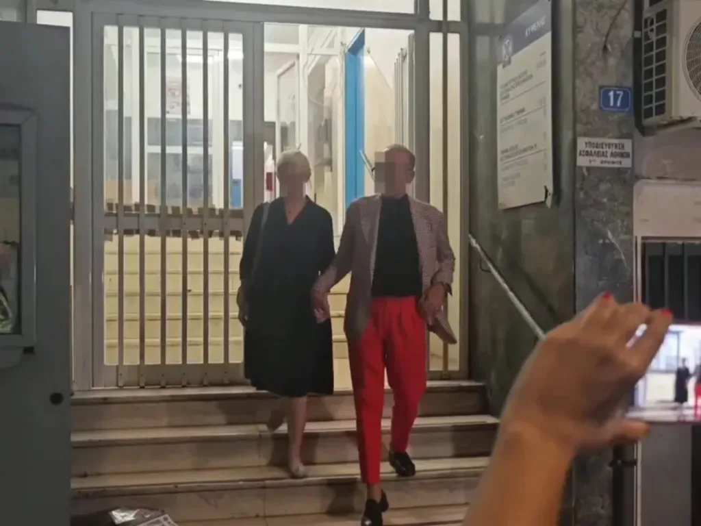 Θάνατος Γιώργου Μαζωνάκη: Στο «μικροσκόπιο» της Ασφάλειας τα κρίσιμα λεπτά και η ιατροδικαστική εξέταση, ελεύθεροι οι γιατροί Θάνατος Γιώργου Μαζωνάκη: Στο «μικροσκόπιο» της Ασφάλειας τα κρίσιμα λεπτά και η ιατροδικαστική εξέταση, ελεύθεροι οι γιατροί