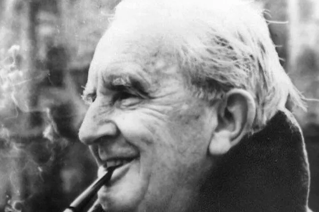 Ο Tolkien πέθανε το 1973. Τα «καινούργια» βιβλία του έβγαιναν για άλλα 45 χρόνια