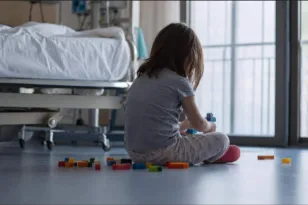 Η κρατική απραξία πίσω από τα δεκάδες κακοποιημένα παιδιά: Κραυγές που φιμώνει η έλλειψη πρόνοιας