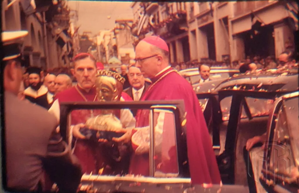 Πάτρα 1964: Παπανδρέου και Κανελλόπουλος στην υποδοχή της Τιμίας Κάρας του Αγίου Ανδρέα