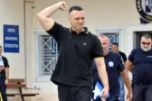 «Σχολικός» εμφύλιος για μια χορηγία του Κασιδιάρη σε Δημοτικό Σχολείο ΔΕΙΤΕ ΤΗΝ ΑΠΙΜΑΧΗ ΑΝΑΡΤΗΣΗ