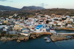 Τραγωδία στο λιμάνι της Κάσου: Αυτοκίνητο μτουριστών έπεσε στη θάλασσα, νεκρή η γυναίκα, σώθηκε ο σύζυγός της