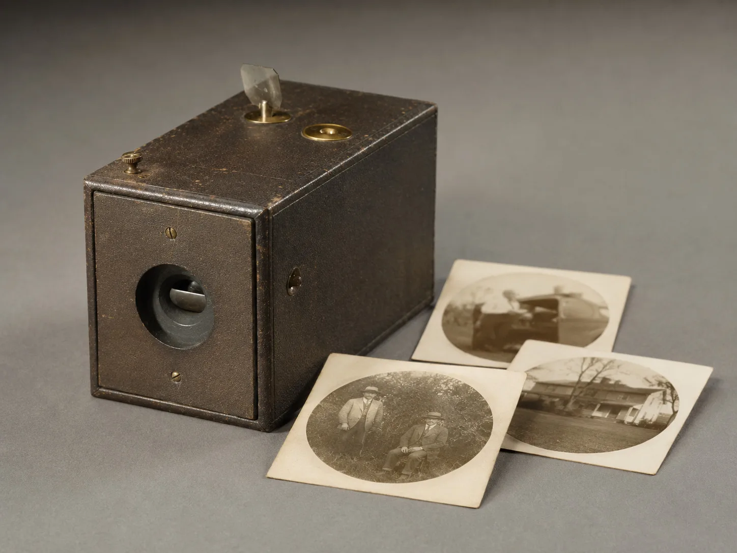 Kodak 1888: Όταν η ζωή σταμάτησε να ποζάρει Kodak 1888: Όταν η ζωή σταμάτησε να ποζάρει
