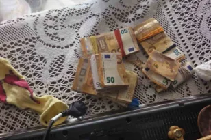 Πάνω από 175.000 ευρώ η λεία εγκληματικής οργάνωσης στο Ζεφύρι, που «έκαιγε» τα κινητά στην αποχέτευση, ΒΙΝΤΕΟ