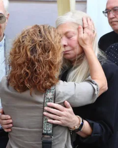 Ράγισαν και οι πέτρες στο τελευταίο «αντίο» στον σπουδαίο Σούλη Μαρκόπουλο
