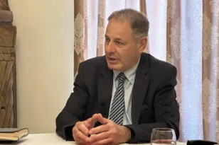 Ο ακαδημαϊκός Μελέτης Μελετόπουλος στον Peloponnisos FM 103,9: «Αλλο Σαμαράς, άλλο Κασιδιάρης»