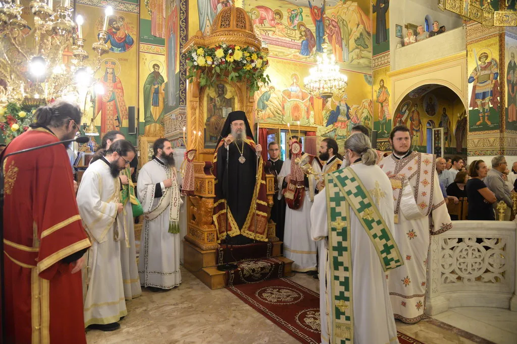 Πατρών Χρυσόστομος: «Τα παιδιά χρειάζονται πατέρα και μητέρα» – Κάλεσμα για στήριξη της οικογένειας