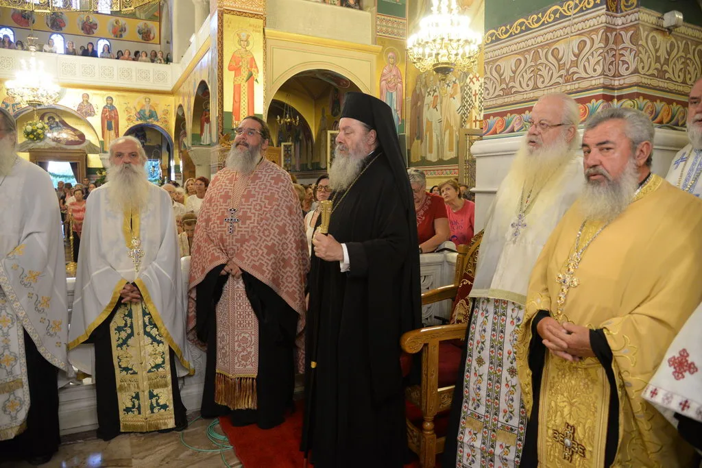 Πατρών Χρυσόστομος: «Τα παιδιά χρειάζονται πατέρα και μητέρα» – Κάλεσμα για στήριξη της οικογένειας