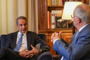 Μητσοτάκης σε Τασούλα: «Δύσκολος χειμώνας» – Παρέμβαση σε πετρέλαιο θέρμανσης και diesel