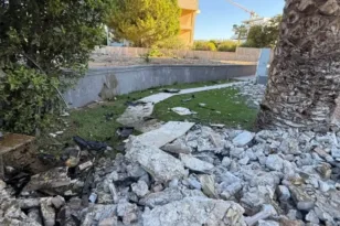 Τροχαίο στη Γλυφάδα: Η ταχύτητα, τα τελευταία μέτρα του ΙΧ και τι ψάχνει η Τροχαία