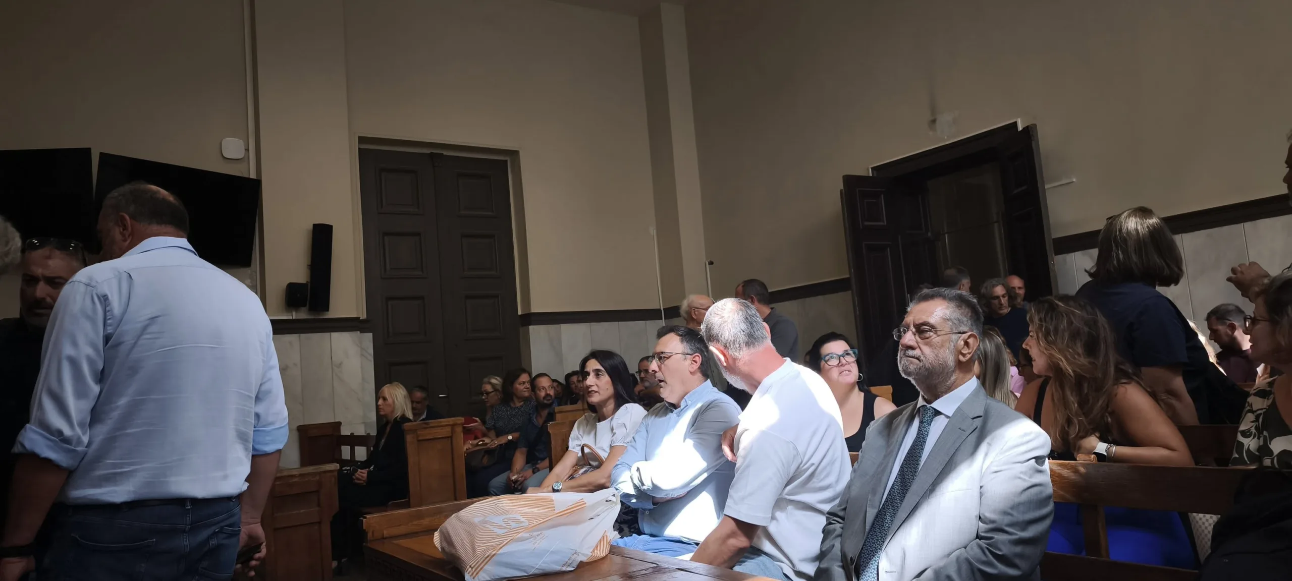 ΕΑΠ: Δύο μήνες απλήρωτοι εργαζόμενοι – Στα δικαστήρια η διαμάχη, παρέμβαση Παναγιωτόπουλου ΕΑΠ: Δύο μήνες απλήρωτοι εργαζόμενοι – Στα δικαστήρια η διαμάχη, παρέμβαση Παναγιωτόπουλου