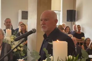 Μαργαρίτα Παπανδρέου: «Η μάνα μας δεν γεννήθηκε Ελληνίδα, έγινε Ελληνίδα» – Συγκινημένος ο Γιώργος Παπανδρέου