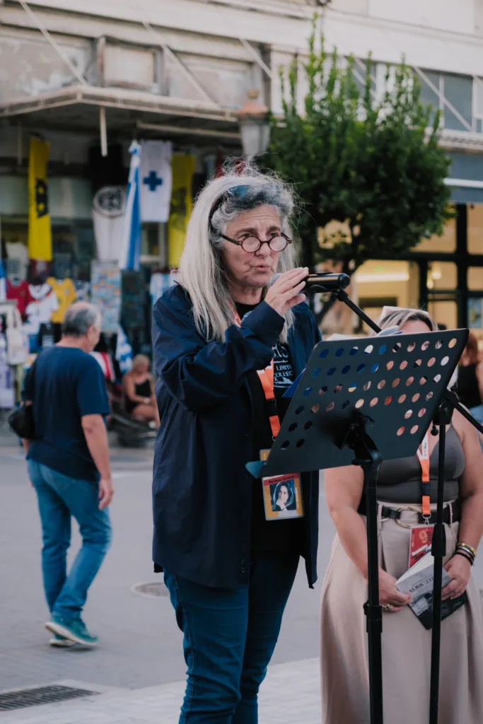 Πάτρα: Η ποίηση βγήκε στους δρόμους και στα σχολεία – Τα Βραβεία «Ελαίας Κότινος» στο Ρωμαϊκό Στάδιο