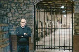 Achaia Clauss: Σώθηκε η ιστορική μνήμη, μιλά στην «Π» ο πρόεδρος του Ιστορικού Αρχείου της οινοποιίας, Περικλής Μπαλτάς Achaia Clauss: Σώθηκε η ιστορική μνήμη, μιλά στην «Π» ο πρόεδρος του Ιστορικού Αρχείου της οινοποιίας, Περικλής Μπαλτάς