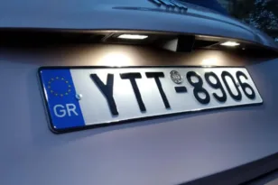 «Custom» πινακίδες και τέλος στην αναμονή: Πώς θα διαλέγουμε αριθμό, όλες οι αλλαγές