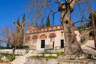 Ποια δύο χωριά του Ερυμάνθου ετοιμάζονται να αλλάξουν όψη – Οι αναπλάσεις που μπαίνουν στο τραπέζι