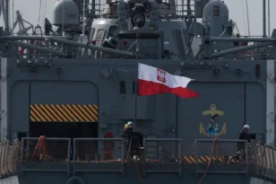 Η Πολωνία χτίζει τον μεγαλύτερο στρατό της Ευρώπης και στρέφεται στην εγχώρια αμυντική βιομηχανία
