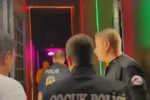 Τουρκία: Μαζικές έφοδοι σε μπαρ, οργανώσεις και σπίτια ακτιβιστών της ΛΟΑΤΚΙ+ κοινότητας