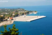 Ρύθμιση-«ανάσα» για τα καταστήματα στην παραλιακή ζώνη του Αιγίου