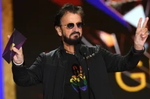 Ρίνγκο Σταρ: Πιθανότατα οι Beatles θα είχαν επανενωθεί αν ζούσαν ο Τζον Λένον και ο Τζορτζ Χάρισον