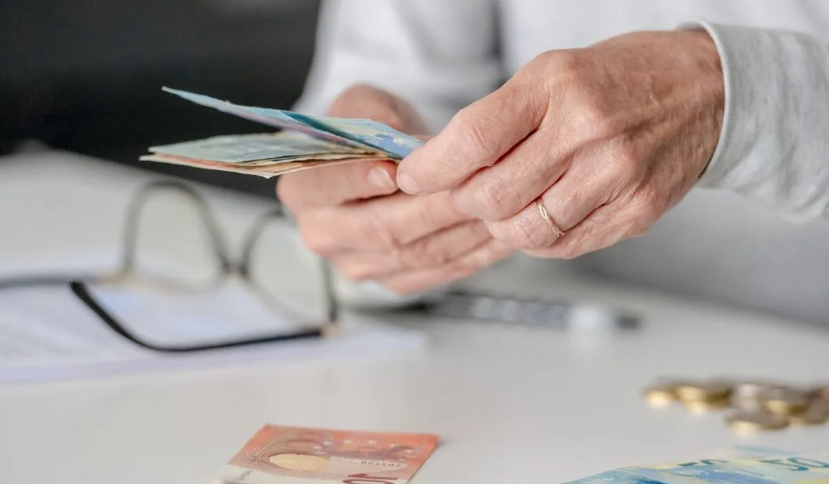Συνταξιούχοι: Στο τραπέζι επίδομα έως 446 ευρώ – Τι εξετάζεται Συνταξιούχοι: Στο τραπέζι επίδομα έως 446 ευρώ – Τι εξετάζεται