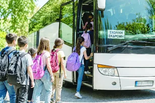 Θα «εξαφανιστούν» οι σχολικές εκδρομές