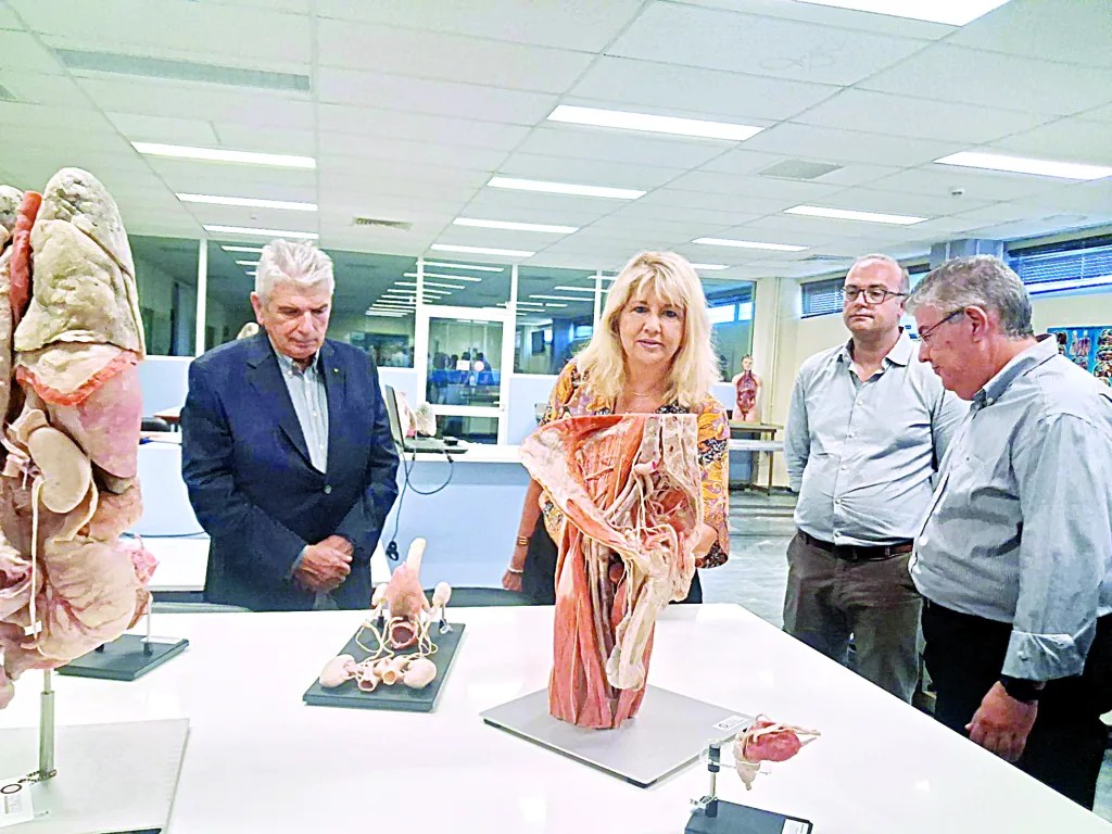 Το ανθρώπινο σώμα σε πρώτο πλάνο: Η δωρεά Μεντζελόπουλου αλλάζει την ιατρική εκπαίδευση στην Πάτρα Το ανθρώπινο σώμα σε πρώτο πλάνο: Η δωρεά Μεντζελόπουλου αλλάζει την ιατρική εκπαίδευση στην Πάτρα