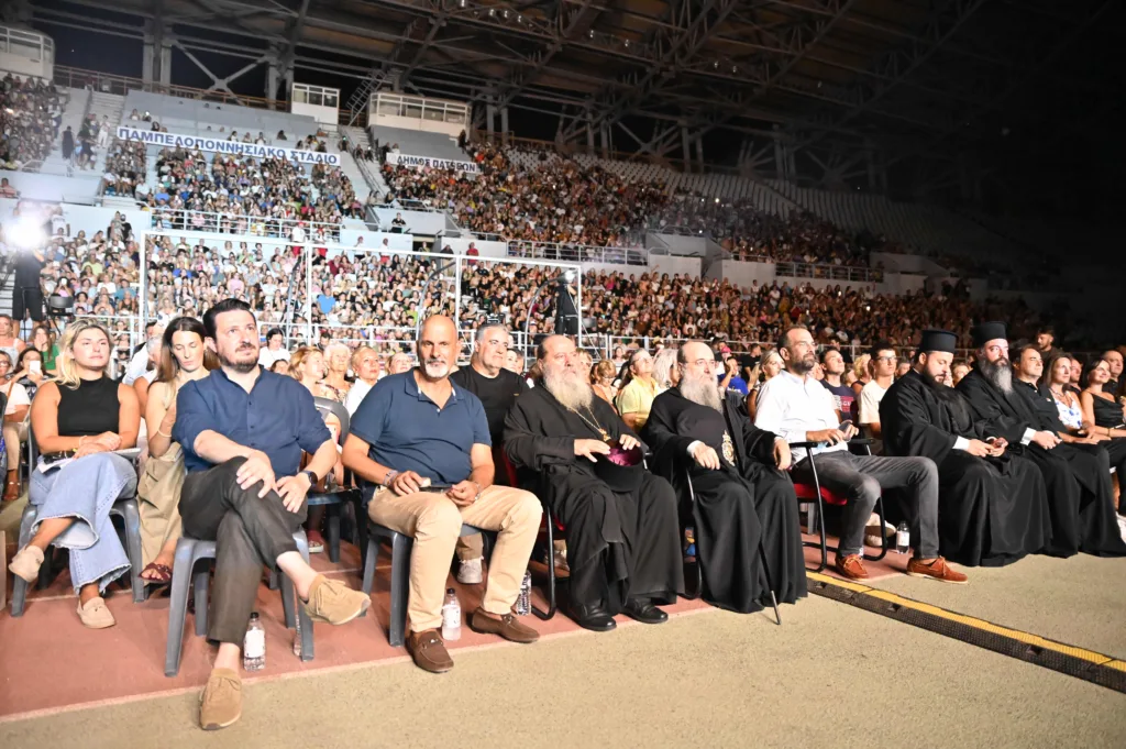 Χιλιάδες Πατρινοί στη μεγάλη φιλανθρωπική συναυλία της Μητρόπολης Πατρών