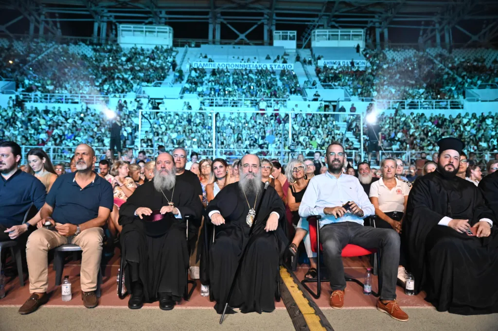 Χιλιάδες Πατρινοί στη μεγάλη φιλανθρωπική συναυλία της Μητρόπολης Πατρών