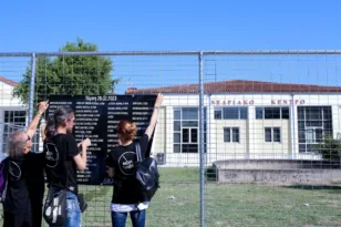 «Κάποιος κύριος ήθελε να φάει σουβλάκι», συνεχίστηκε η δίκη για τα Τέμπη με τις καταθέσεις συγγενών θυμάτων