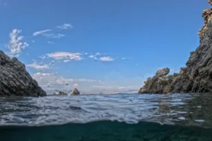 Μεσόγειος: Γίνεται πιο αλμυρή και θερμαίνεται γρηγορότερα ακόμα και σε βάθη χιλιάδων μέτρων