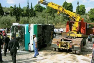 22 χρόνια από την τραγωδία στο Πέταλο του Μαλιακού – Η Ελλάδα δεν ξεχνά τους 7 μαθητές