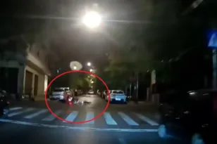 Σταθμός Λαρίσης: Οδηγός ηλεκτρικού πατινιού παρέσυρε μοτοσικλετιστή και τον εγκατέλειψε τραυματία