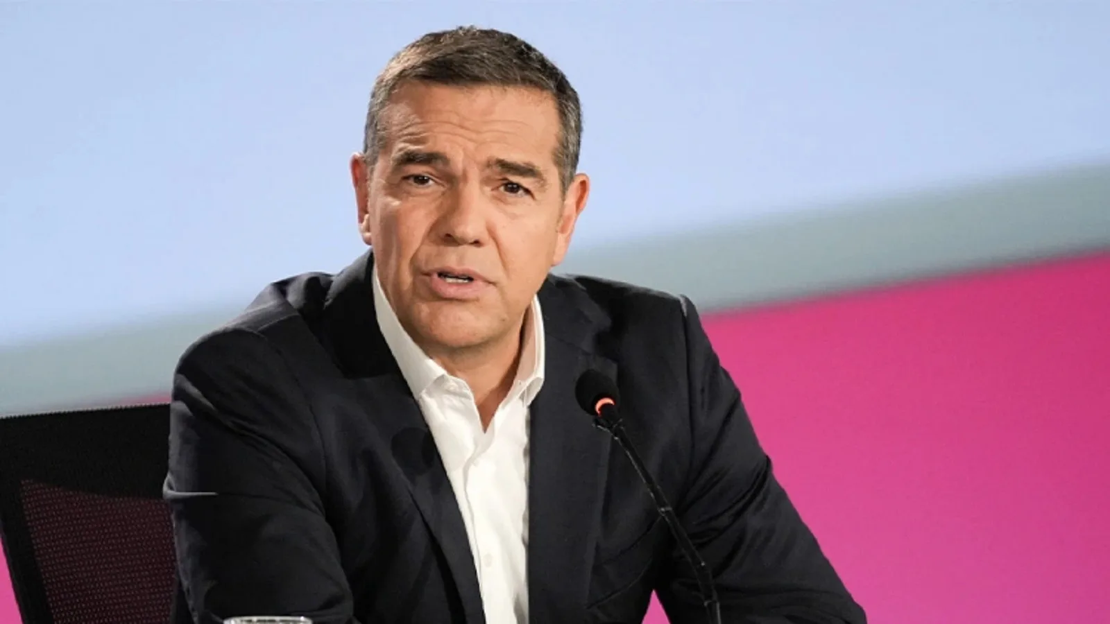 Τσίπρας στη Le Soir: «Ναι, είμαι έτοιμος να γίνω ξανά πρωθυπουργός» – Τι λέει για οικονομία και φόρο στο 1% Τσίπρας στη Le Soir: «Ναι, είμαι έτοιμος να γίνω ξανά πρωθυπουργός» – Τι λέει για οικονομία και φόρο στο 1%