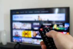Smart TV: Τέσσερις ρυθμίσεις που αξίζει να απενεργοποιήσετε για καλύτερη εικόνα και περισσότερη ιδιωτικότητα